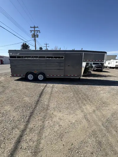 New 2026 Mustang 20ft Gooseneck Stock Trailer Just Landed! in Coaldale Model: GL 270x20 Dimensions:...