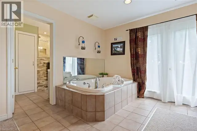 1652 OLD HIGHWAY 24 Waterford, Ontario in Houses for Sale in Norfolk County - Image 23