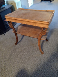 Table antique,  à  vendre...