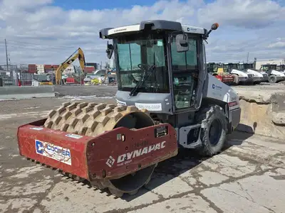 2019 DYNAPAC CA1500PD 66in. PAD DRUM ROLLER, A/C CAB, 2800 HOURS 2019 Dynapac CA 1500PD Call or Text...