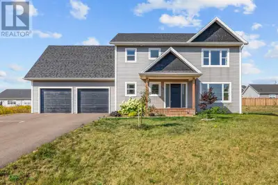 This spacious two-storey home, built on an ICF foundation, sits on a large lot and is in move-in con...