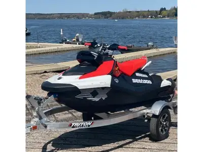 Like brand new condition with only 3 HRS, comes with Audio option, storage bin, extra gas caddy and...