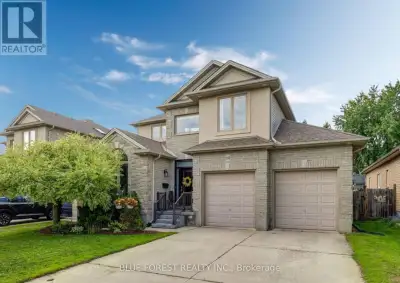 Welcome home to this beautifully finished 2 storey in lovely Lambeth, offering 3 bedrooms up plus a...