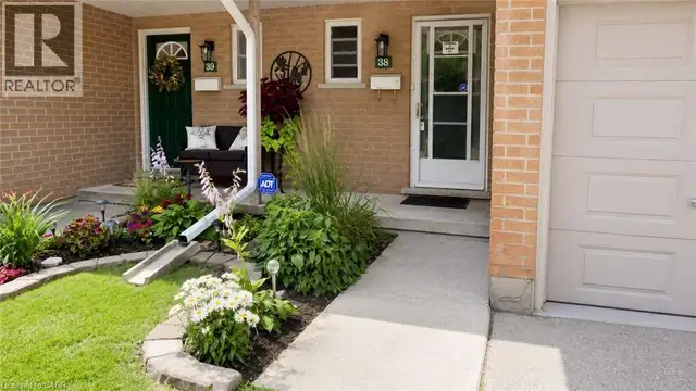 10 HOLBORN Court Unit# 38 Kitchener, Ontario in Houses for Sale in Kitchener / Waterloo - Image 13