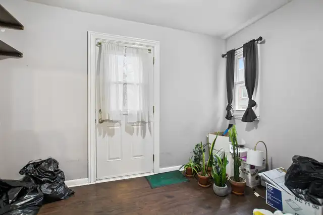 230 Percy Street - 2 Bedroom Lower Unit - Move-In Ready! - 2 Bed in Long Term Rentals in Ottawa - Image 17