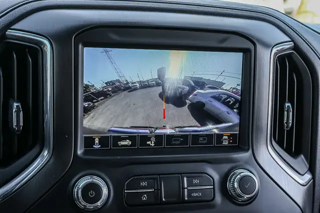 2020 GMC Sierra 2500HD AT4 AWD * Crew Cab * 6.6L V8 Duramax Dies in Cars & Trucks in City of Montréal - Image 35