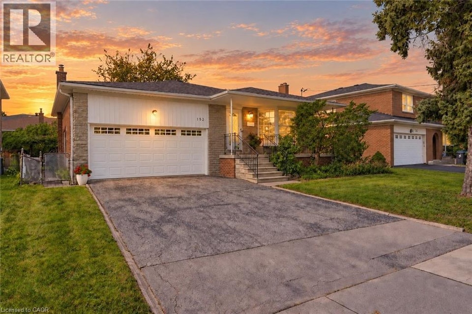 4-Bedroom 5-Level Backsplit for Sale in North York|Double Garage
