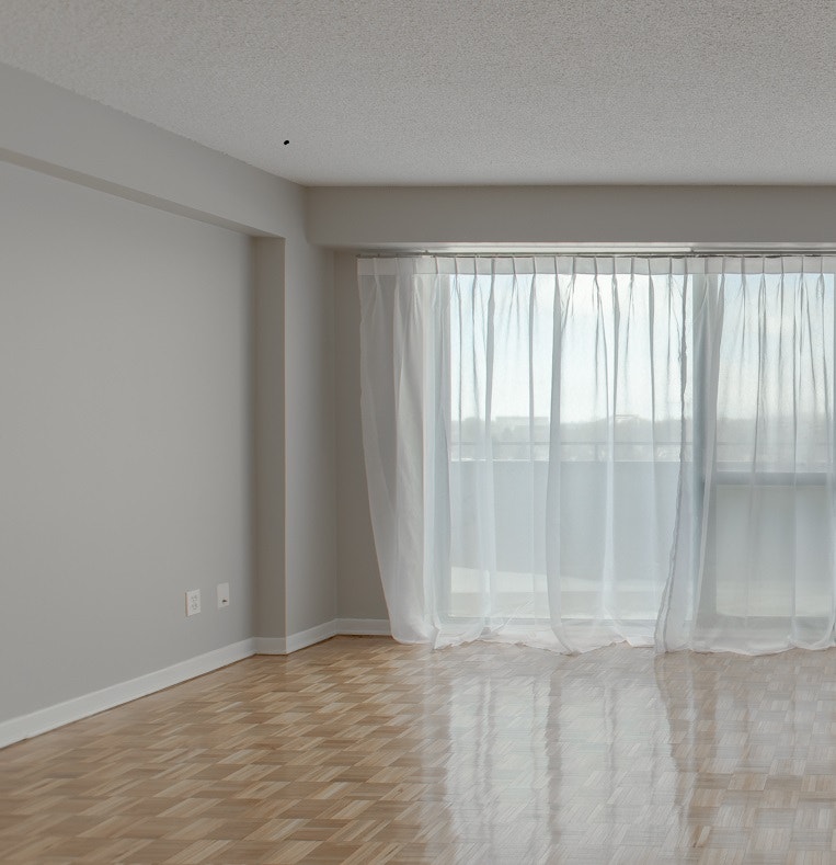 Great Model on 2 levels Ground Floor Private Terrace West Island 4