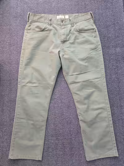 Mens Patagonia Iron Forge pants. "Pine Needle Green".....35 waist x 32 inseam. Like new.....worn onc...