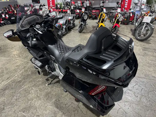 GL1800DK Gold Wing Tour DCT in Street, Cruisers & Choppers in Edmonton - Image 5