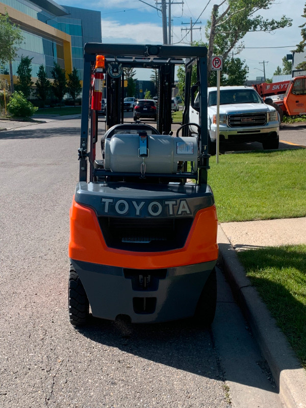Forklift Rental - Propane and Electric in Heavy Equipment in Calgary - Image 2