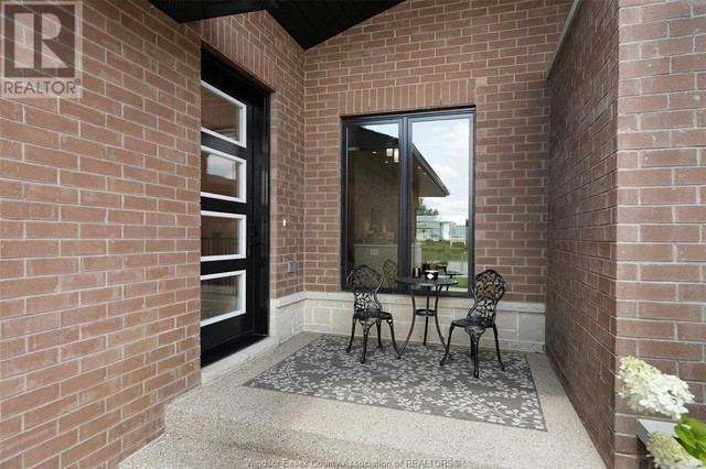 572 LILY MAC BOULEVARD Windsor, Ontario in Houses for Sale in London - Image 3
