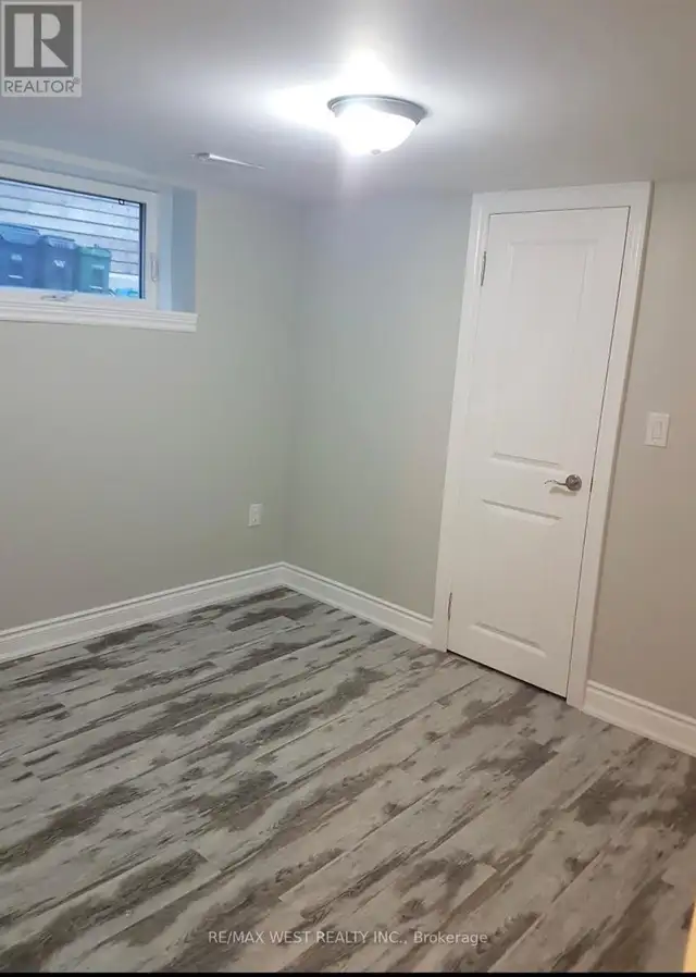 LOWER - 77 MURRIE STREET Toronto (Mimico), Ontario in Long Term Rentals in Mississauga / Peel Region - Image 9