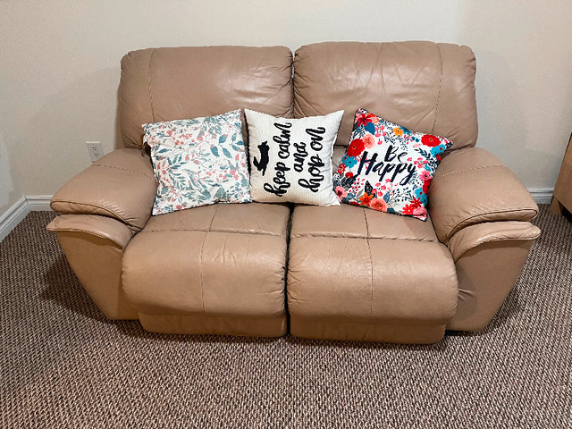 Reclining 2 seater couch in Couches & Futons in Ottawa - Image 2