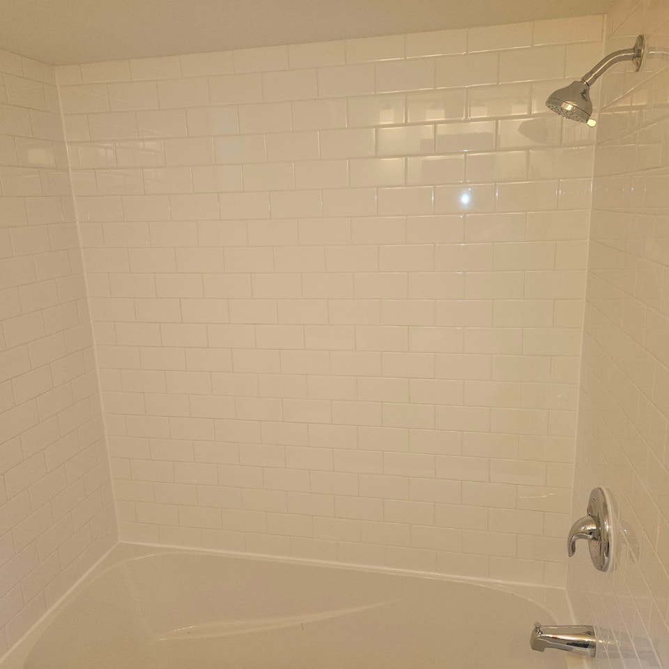 Beautiful 1 Bedroom - PRIME North Oshawa 4