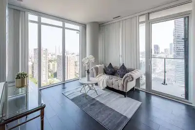 Toronto DT bedroom for short-term rent! 2b2b near U of T