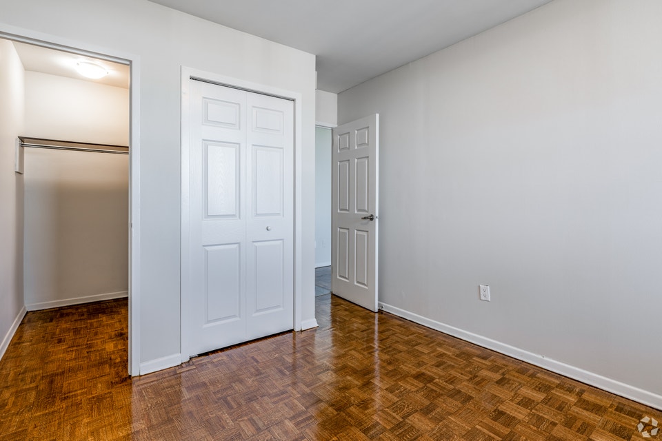 Sunrise Tower Apartments - 2 Bedroom Apartment for Rent 3