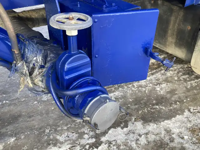 1999 Advance 27,000 Liter Quad axle Crude Oil Tanker Trailer in Heavy Equipment in Delta/Surrey/Langley - Image 18