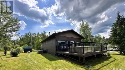 This four-season lake property at Echo Bay on Big Shell offers all the comforts you want for your su...