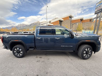 AMVIC Licensed Dealer The 2025 GMC Sierra 3500 Denali Crew Cab blends unmatched strength with first-... (image 9)