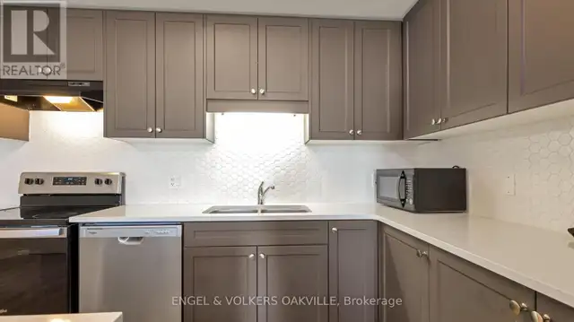 26 - 142 FOAMFLOWER PLACE Waterloo, Ontario in Condos for Sale in Kitchener / Waterloo - Image 14