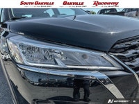 Apple Carplay / Android Auto, Air Conditioning, Cloth Seat Trim, Power steering, Power windows, Rear... (image 9)