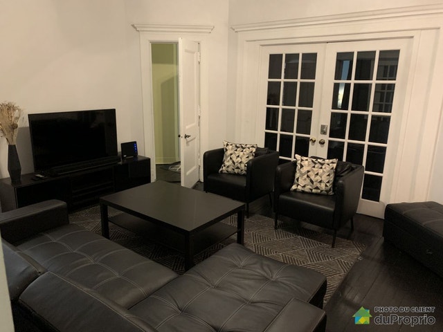 $679,000 - Condominium in Ville-Marie (downtown, old Mtl) — photo 1