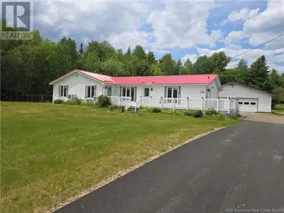 Charming Country Home with Versatile Living Space Ideal for Extended Family or Rental Income! Welcom...