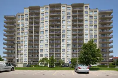 BRIGHT AND SPACIOUS ONE BEDROOM