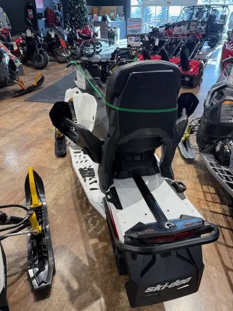 2025 Ski-Doo Grand Touring Electric 0.75" E.S in Snowmobiles in St. Albert - Image 8