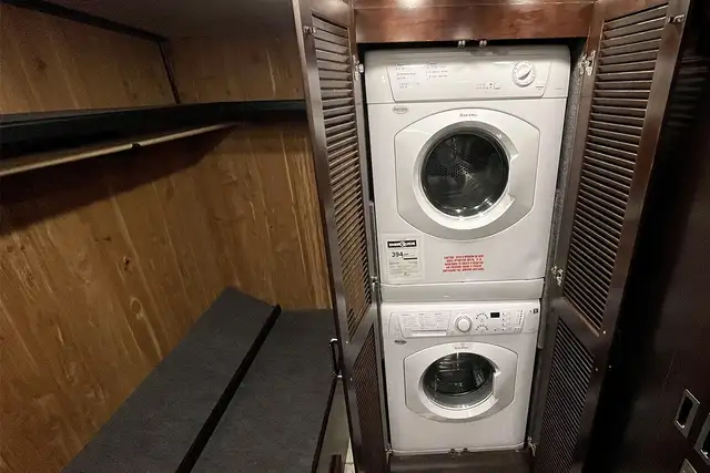 2014 American Coach Eagle 45T – Pre-Owned Class A Motorhome in RVs & Motorhomes in Red Deer - Image 41