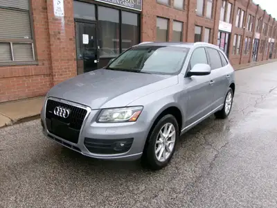 2010 AUDI Q5 PREMIUM! (416)-675-6061 - NEW ARRIVAL! LOCAL ONTARIO CLEAN TITLE VEHICLE! CLEAN CARFAX...