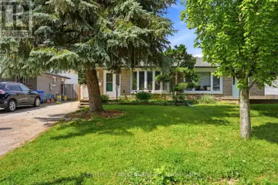 Welcome to this move-in ready home perfect for first time buyers or downsizers! Situated in a quiet...