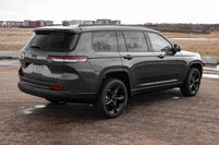 ENGINE: 3.6L PENTASTAR VVT V6 W/ESS,POWER SUNROOF,GLOBAL BLK W/GLOBAL BLK CAPRI LEATHERETTE SEATS W/... (image 2)
