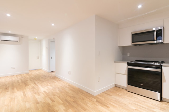 3710 Chemin Queen Mary — photo 2