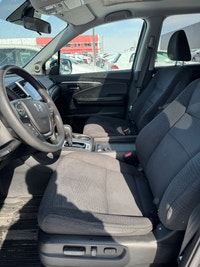 2017 Honda Pilot AWD | No Reported Accidents | 207,541 KM | Set of Tires Heated Seats, Lane Assist,... (image 6)