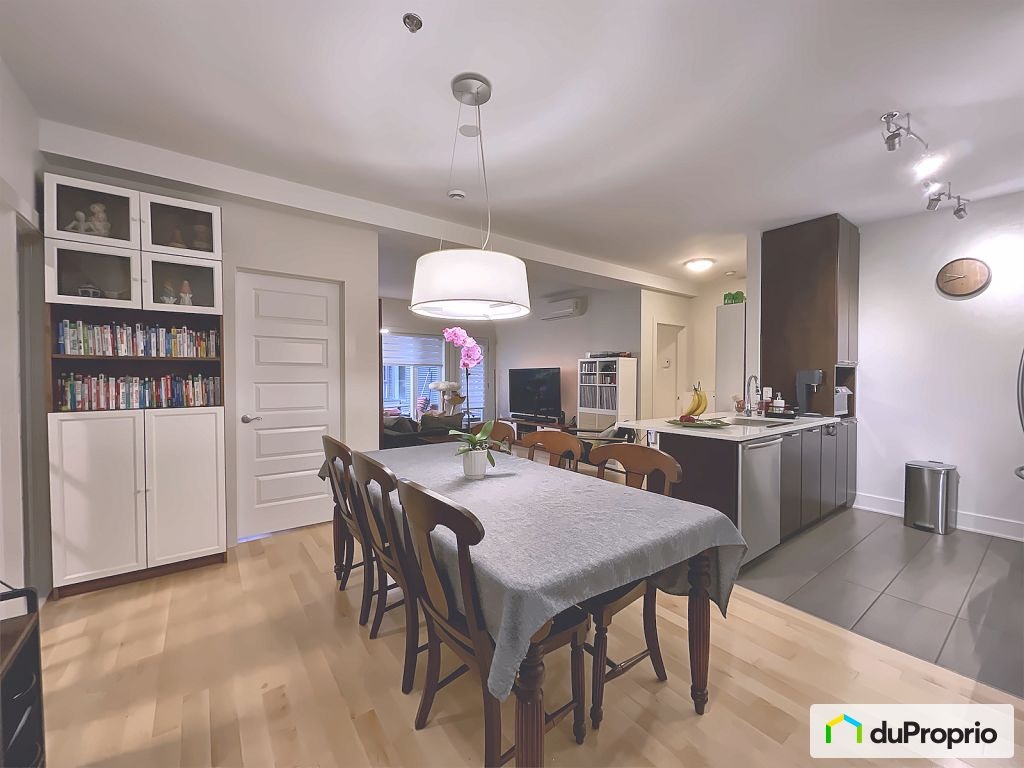 $689,000 - Condominium in Ville-Marie (downtown, old Mtl) — photo 1