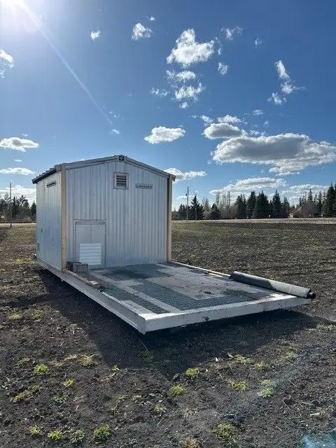 1234 MakLoc Skid Shack in Cargo & Utility Trailers in St. Albert - Image 5