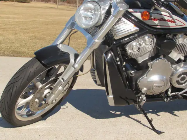 2006 Harley-Davidson VRSC R Street Rod in Street, Cruisers & Choppers in Leamington - Image 21