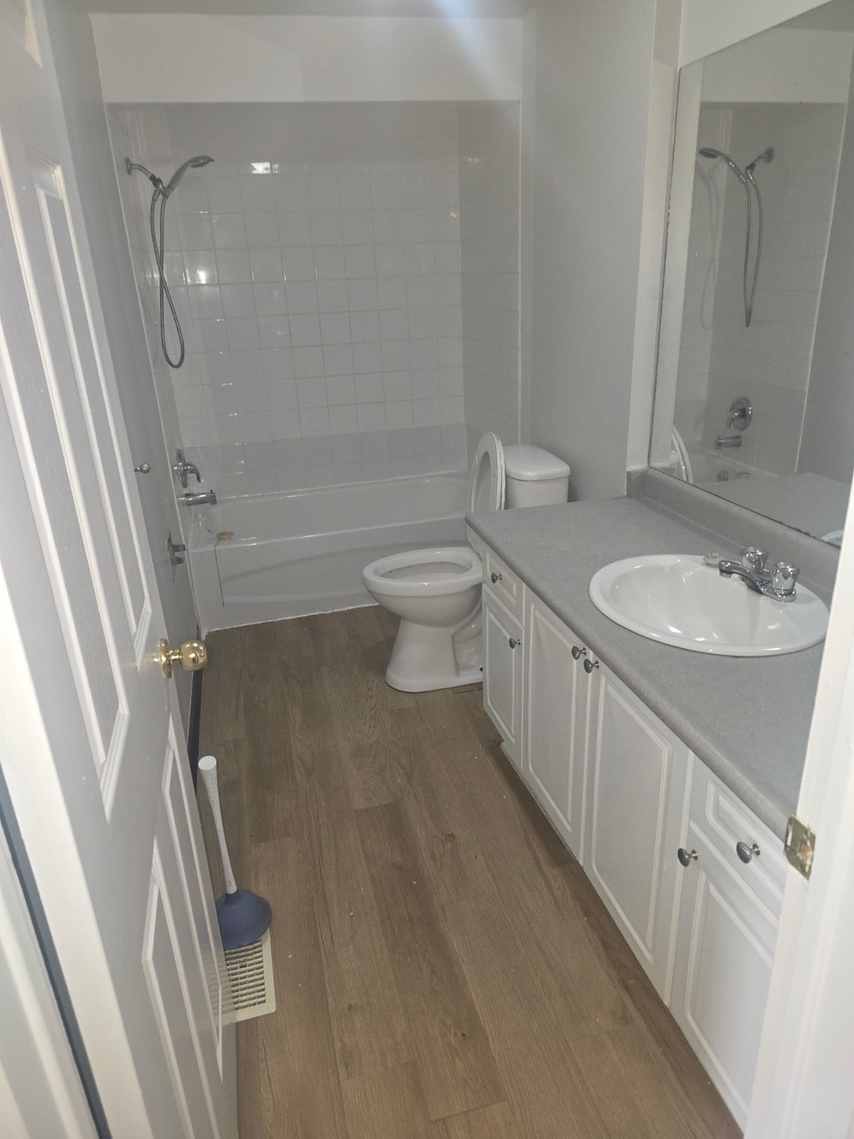 2 Bedroom townhouse 87 Main St. N. Hagersville  $1,995.00 5