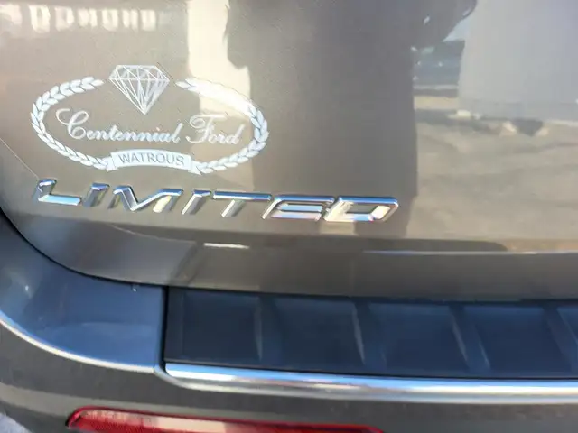 Ford Explorer Limited 20226063876509643673611