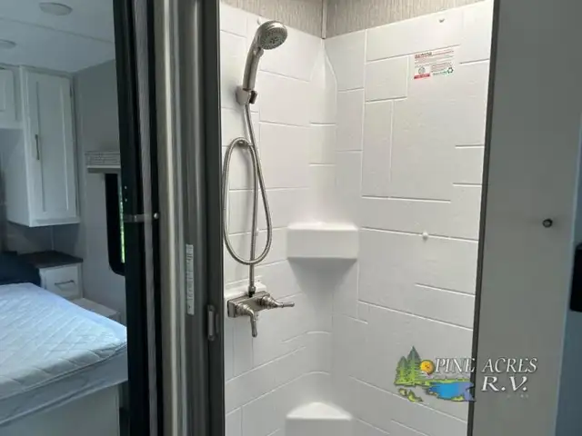 2022 Coachmen RV Pursuit 29XPS Front Bunk 11 Miles in RVs & Motorhomes in Moncton - Image 41