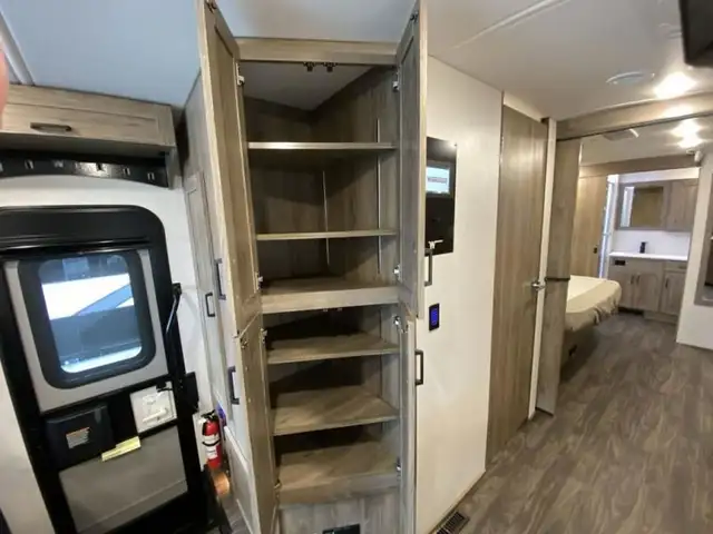 2025 Winnebago Vista 33K in RVs & Motorhomes in Abbotsford - Image 20