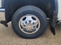 DURAMAX| HEATED & COOLED FRONT BUCKET SEATS | HEATED REAR SEATS | HEATED STEERING WHEEL | SUNROOF |... (image 5)