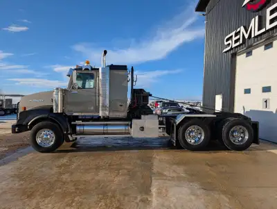 WOW!! Low KM 2001 Western Star 4900SB Tandem Winch Truck Series 60 575HP Over $120,000 in work order...
