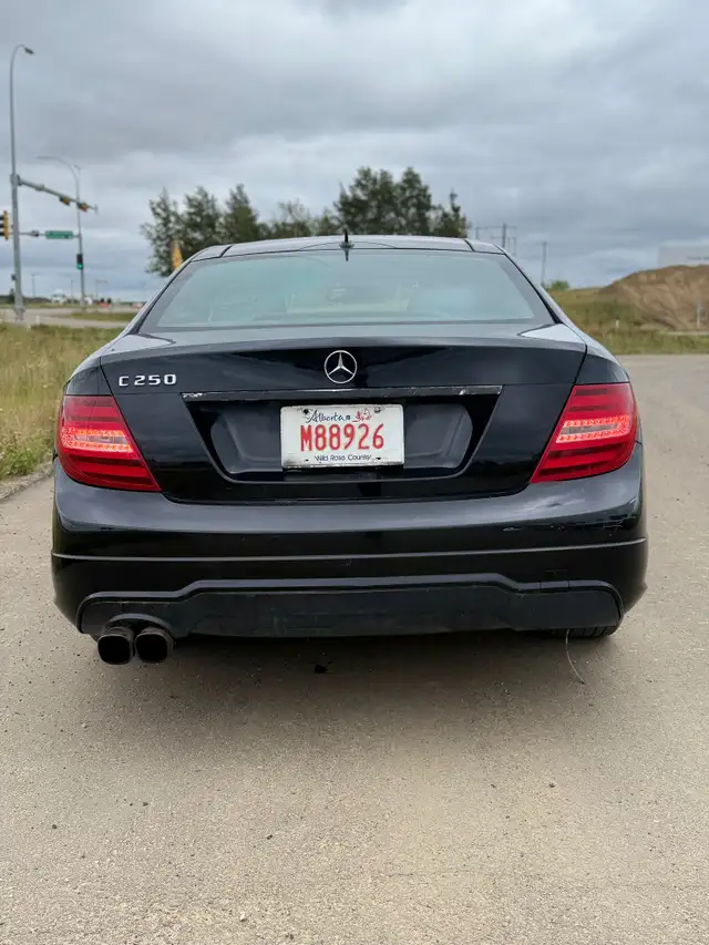 2012 Mercedes-Benz C-Class559287608133570562