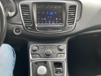 Zoomer Auto 2016 Chrysler 200 LX With One Owner, No accident, Low KM has blue tooth, power window, p... (image 9)