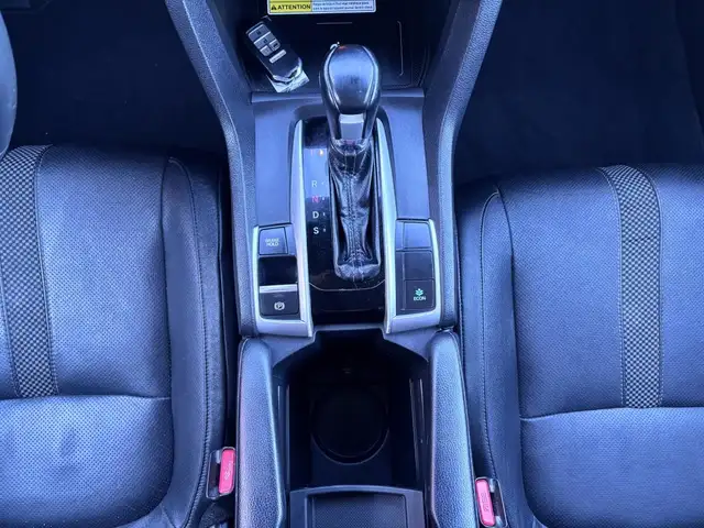 2020 Honda Civic Sedan Touring in Cars & Trucks in Comox / Courtenay / Cumberland - Image 19