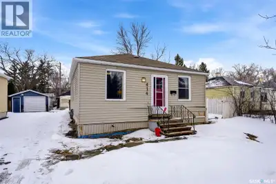 Welcome to 414 18th Avenue in Regina’s established Arnhem Place neighbourhood! This charming bungalo...