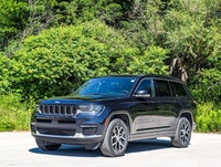 Memory Seat - Heated Seats Powerful 3.6L V-6 engine with 4x4 capability - Premium audio system with... (image 4)